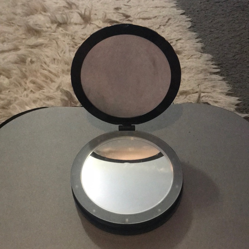 Makeup mirror